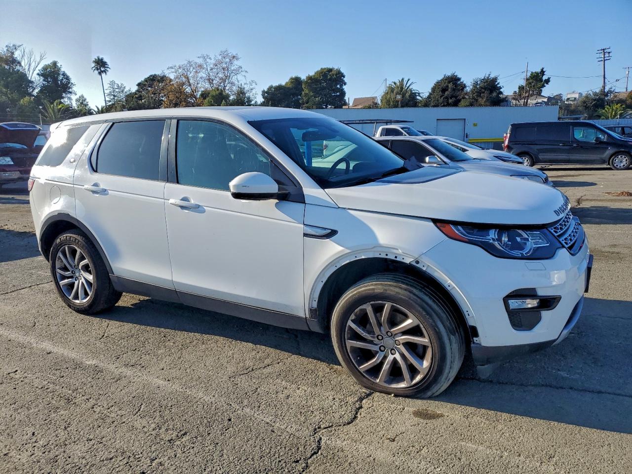 2016 Land Discovery VIN SALCR2BG0GH549601 photo 4