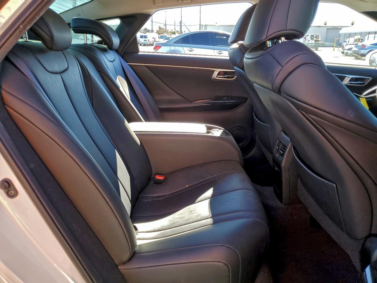 2018 Toyota Mirai VIN JTDBVRBD5JA005043 photo 10