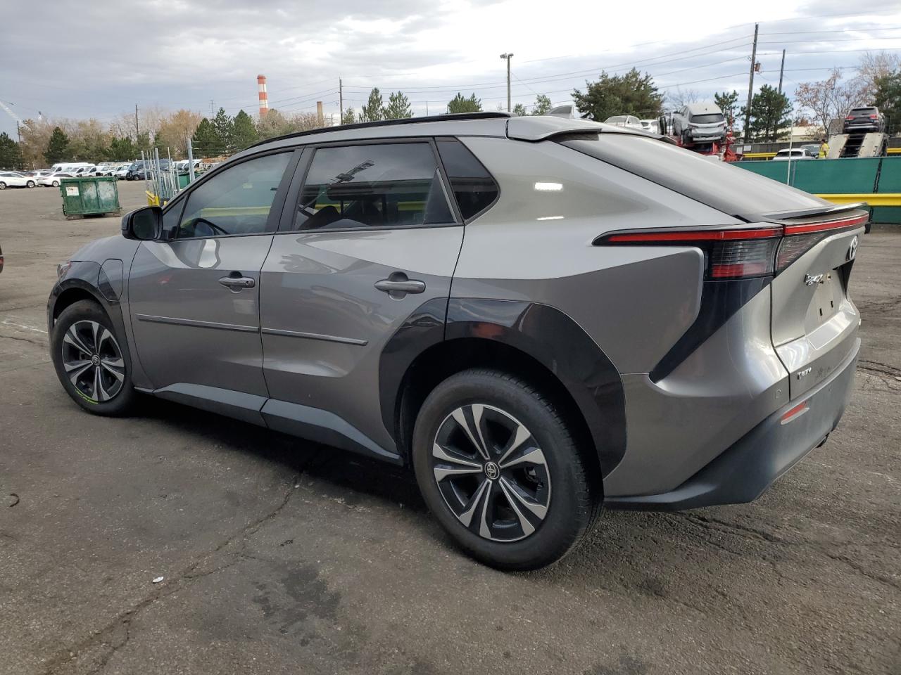 2024 Toyota Bz4x xle VIN JTMABACA6RA068920 photo 2