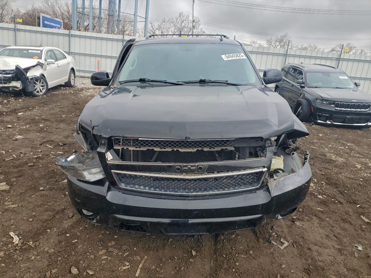 2014 Chevrolet Suburban VIN 1GNSKJE76ER210739 photo 5