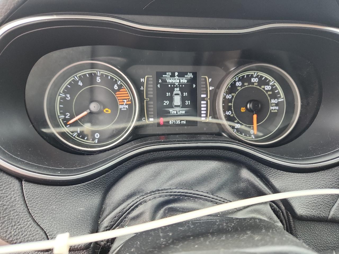 2019 Jeep Grand cher VIN 1C4PJLCB1KD490681 photo 9