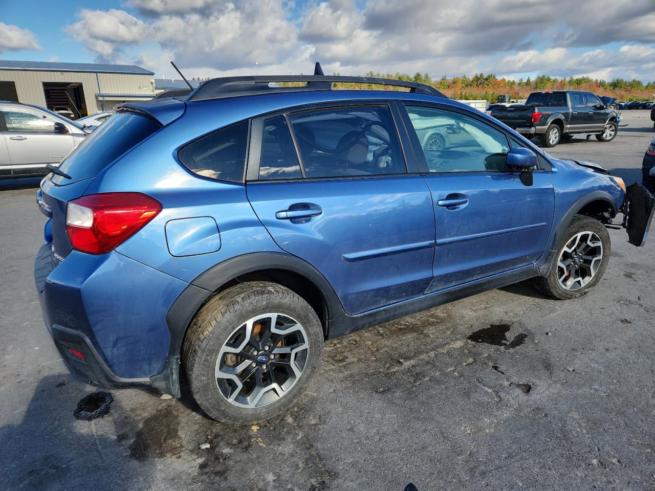 2017 Subaru Crosstrek VIN JF2GPABCXHH241196 photo 3