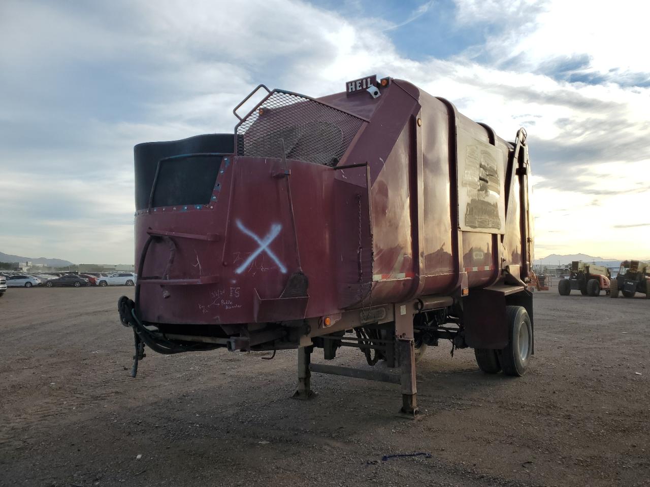 2001 HEIL All models VIN 1H9BCG2A918270225 photo 2