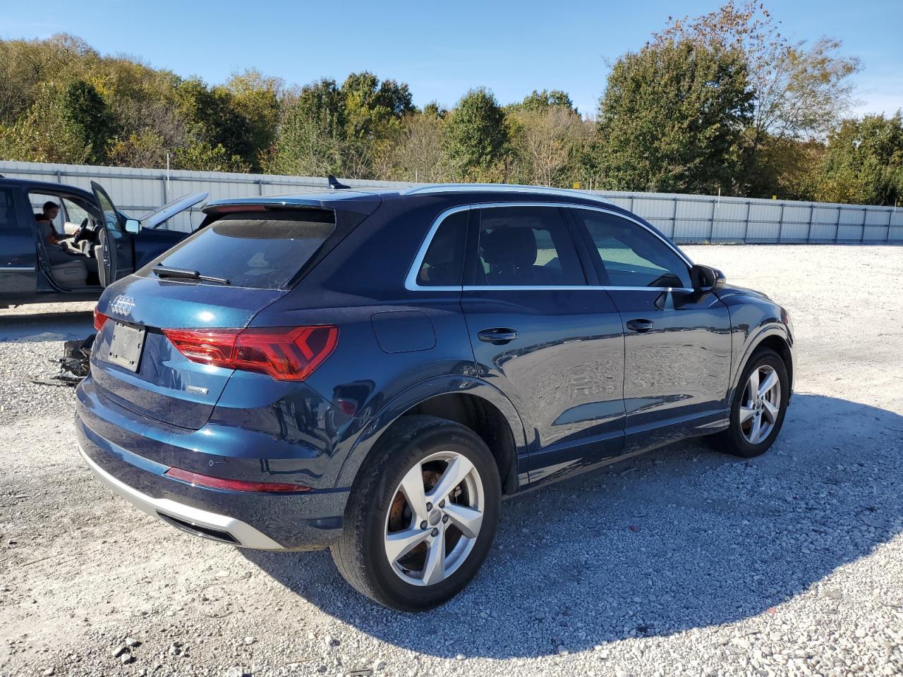 2020 Audi Q3 VIN WA1AECF35L1124816 photo 3