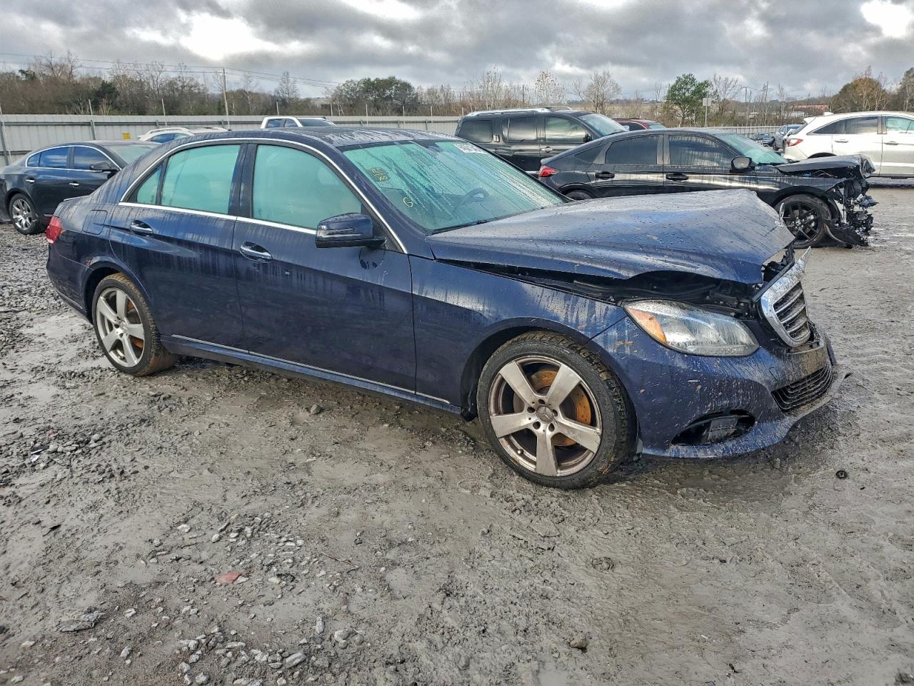 2016 Mercedes-Benz E-class VIN WDDHF8JB0GB267594 photo 4