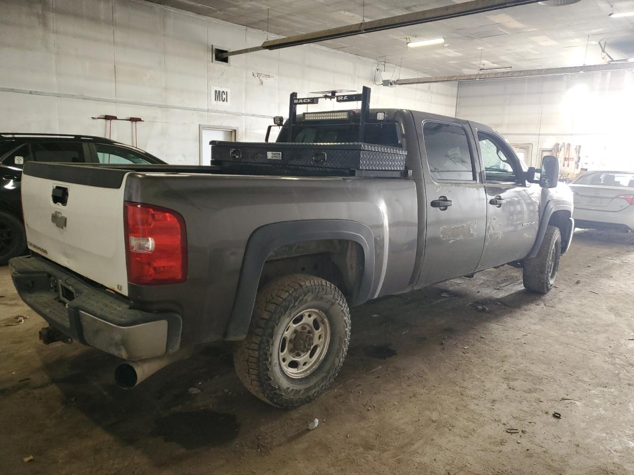 2008 Chevrolet Silverado VIN 1GCHK23628F159989 photo 3