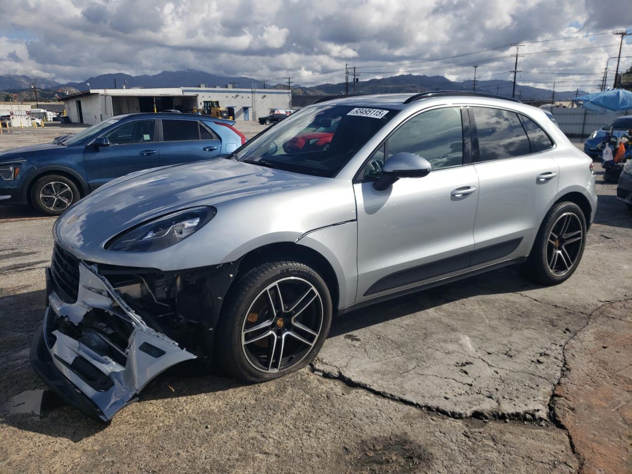 2020 Porsche Macan VIN WP1AA2A54LLB06332 photo 1