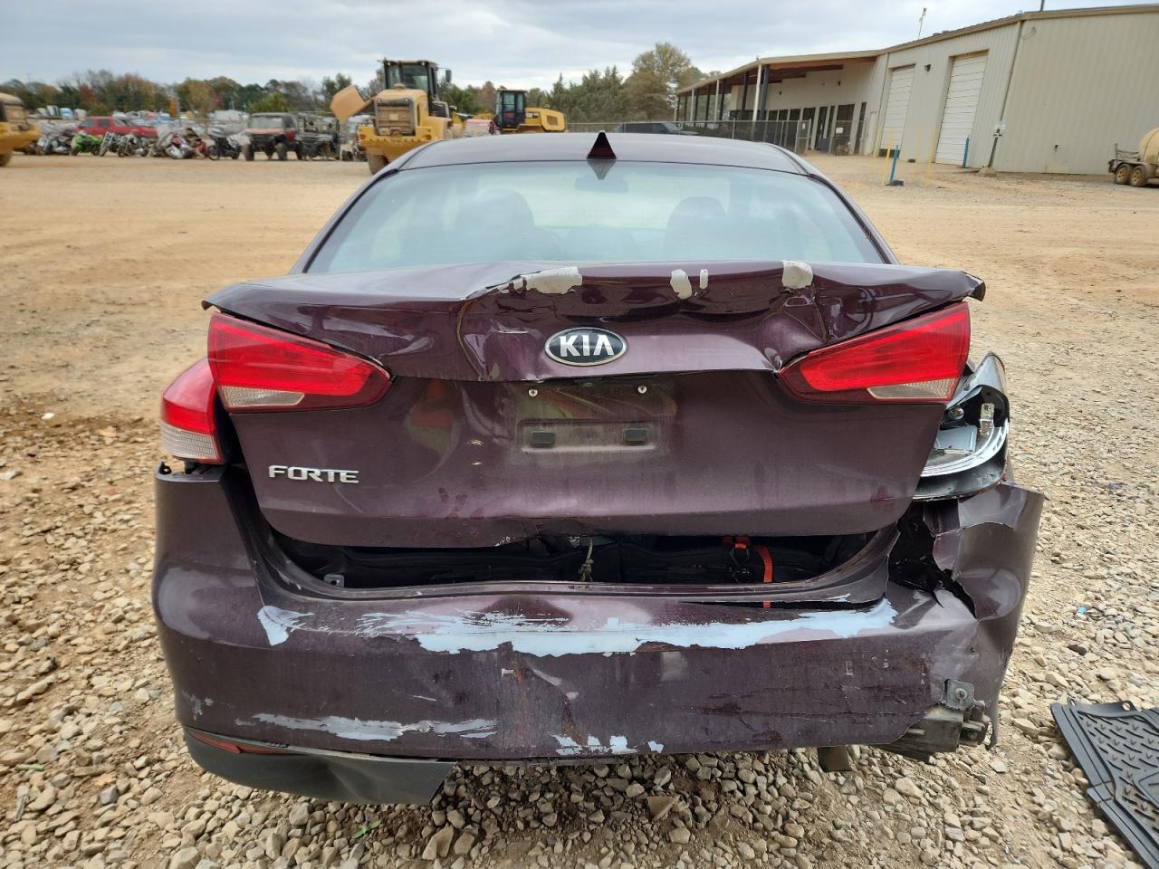 2018 Kia Forte VIN 3KPFL4A76JE198984 photo 6