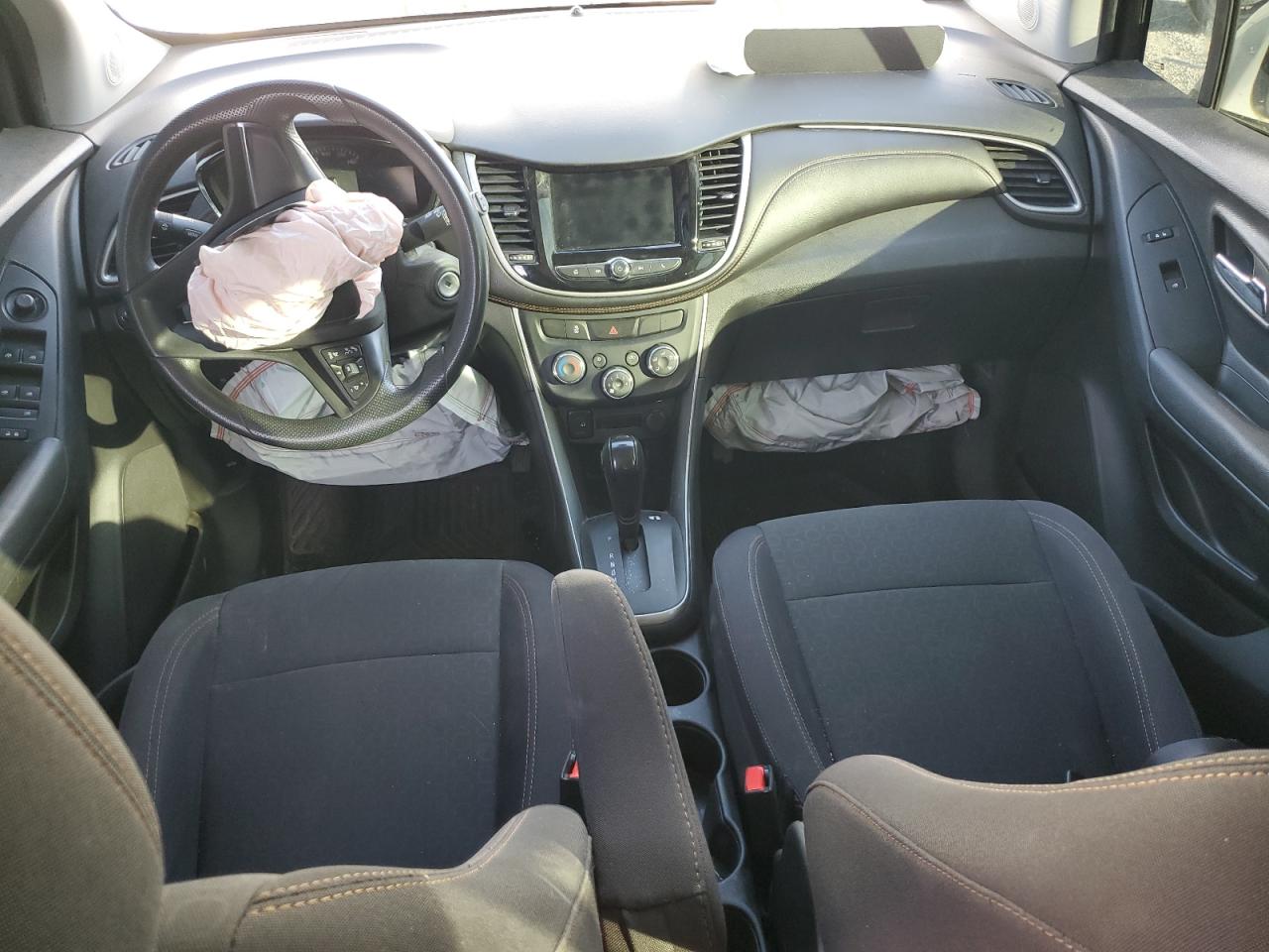 2019 CHEV Trax VIN 3GNCJKSBXKL169637 photo 8