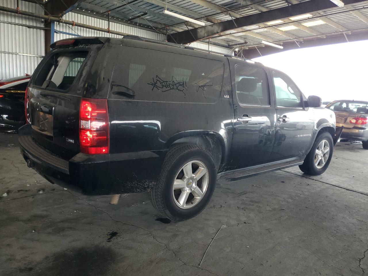2007 Chevrolet Suburban VIN 3GNFC16067G214518 photo 3
