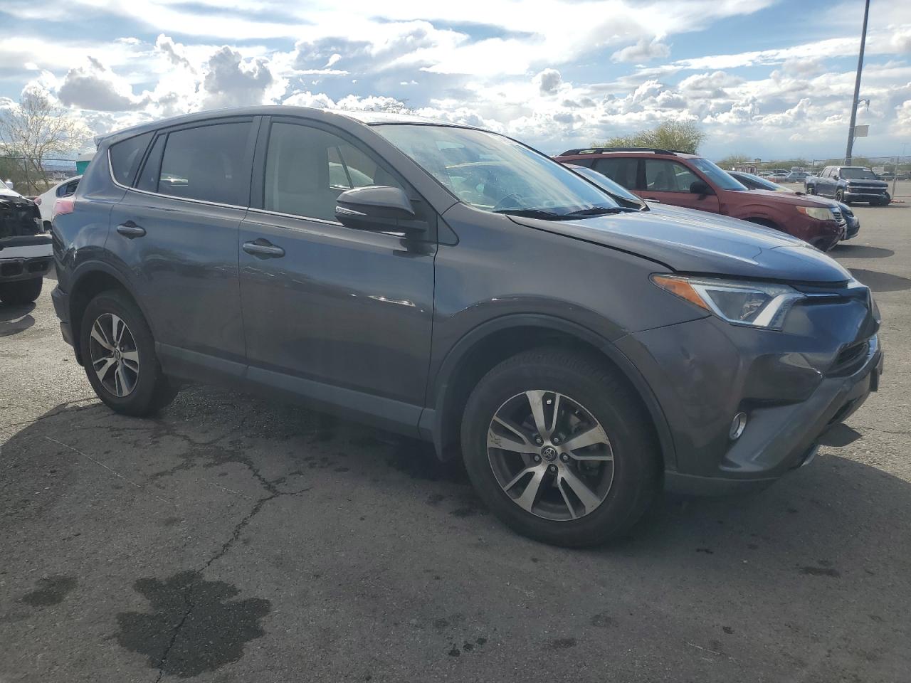 2018 Toyota Rav4 VIN JTMWFREV0JJ175992 photo 4