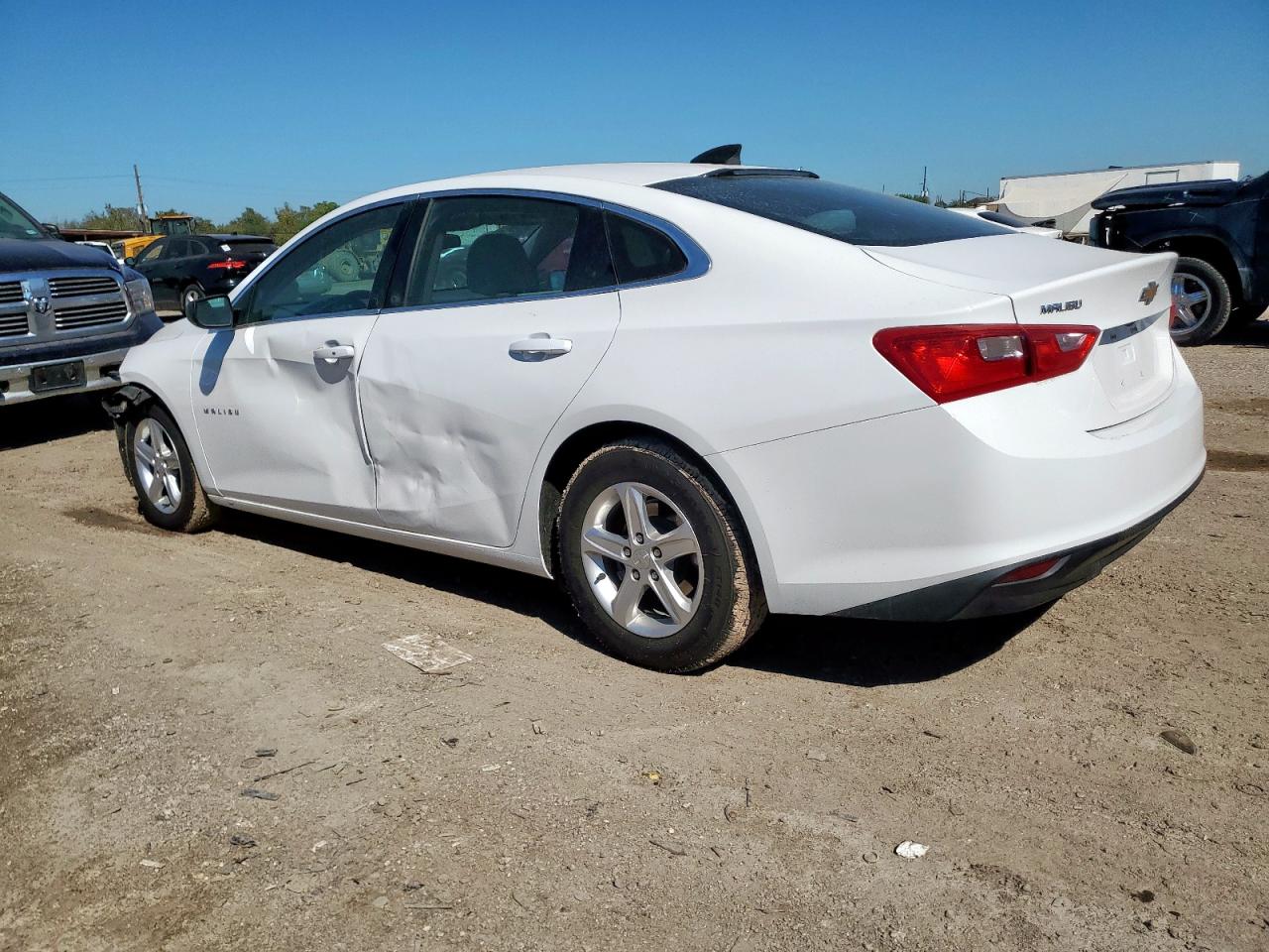 2019 Chev Malibu VIN 1G1ZC5ST2KF186264 photo 2