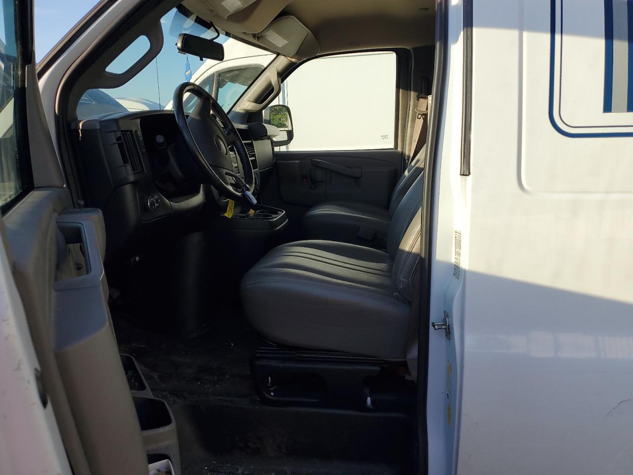 2023 GMC Savana VIN 1GTW7AFP3P1120363 photo 7