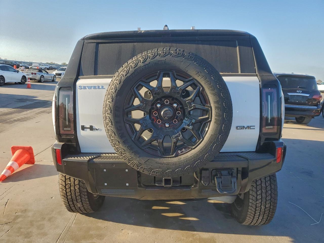 2025 GMC Hummer suv VIN 1GKT0NDE9SU117236 photo 6