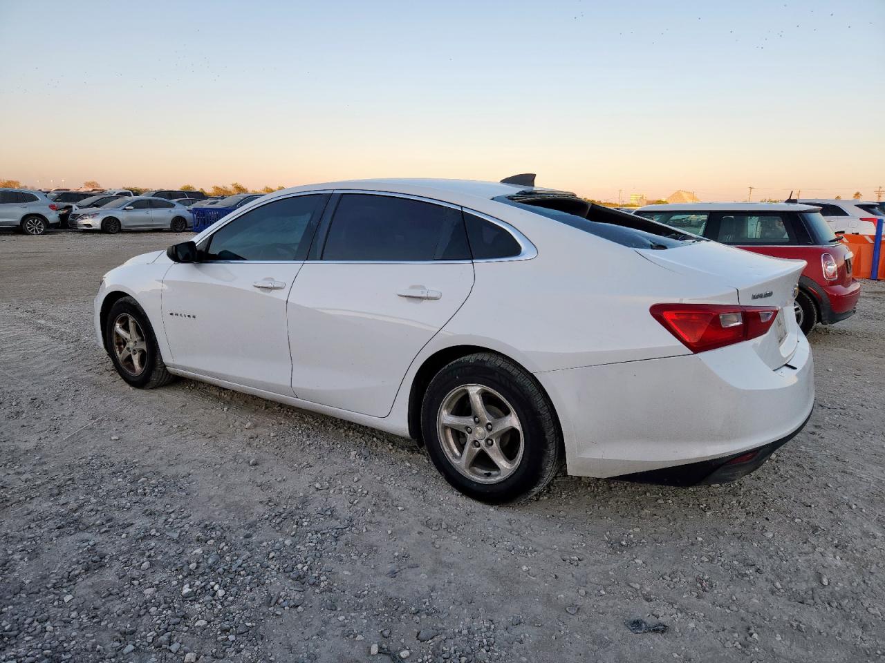 2018 Chevrolet Malibu VIN 1G1ZB5ST4JF175235 photo 2
