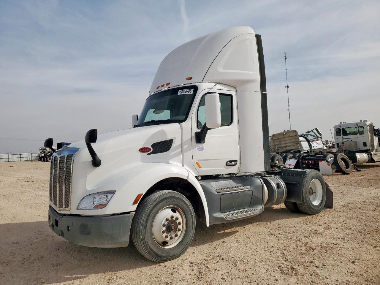 2019 PETERBILT All models VIN 1XPBA48X1KD622101 photo 2