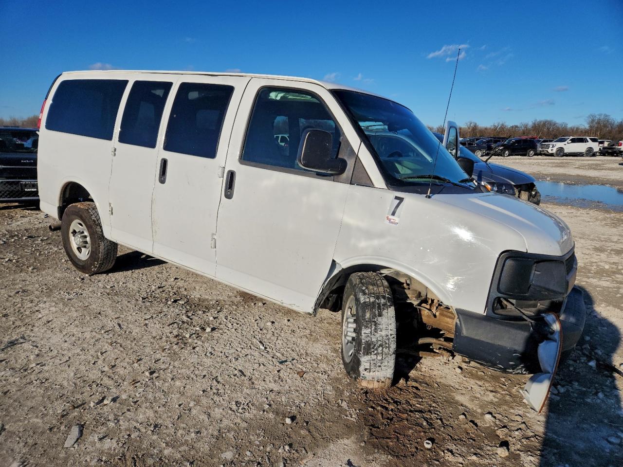 2015 Chevrolet Express VIN 1GNWGPFG1F1271601 photo 4