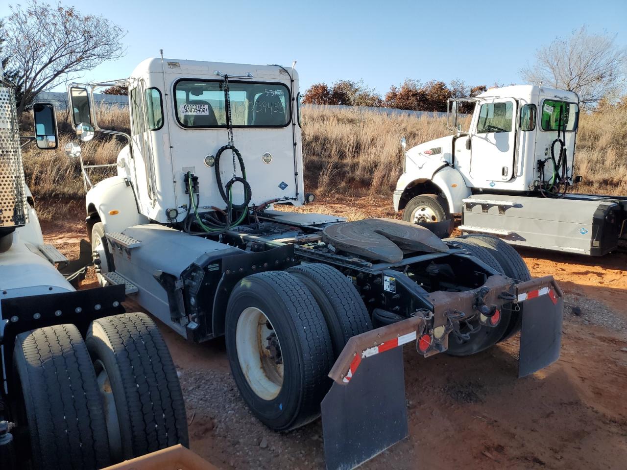 2017 PETERBILT All models VIN 1NP3A28X6HD421516 photo 3
