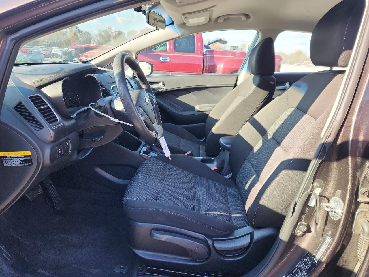 2017 Kia Forte VIN 3KPFK4A76HE044823 photo 7