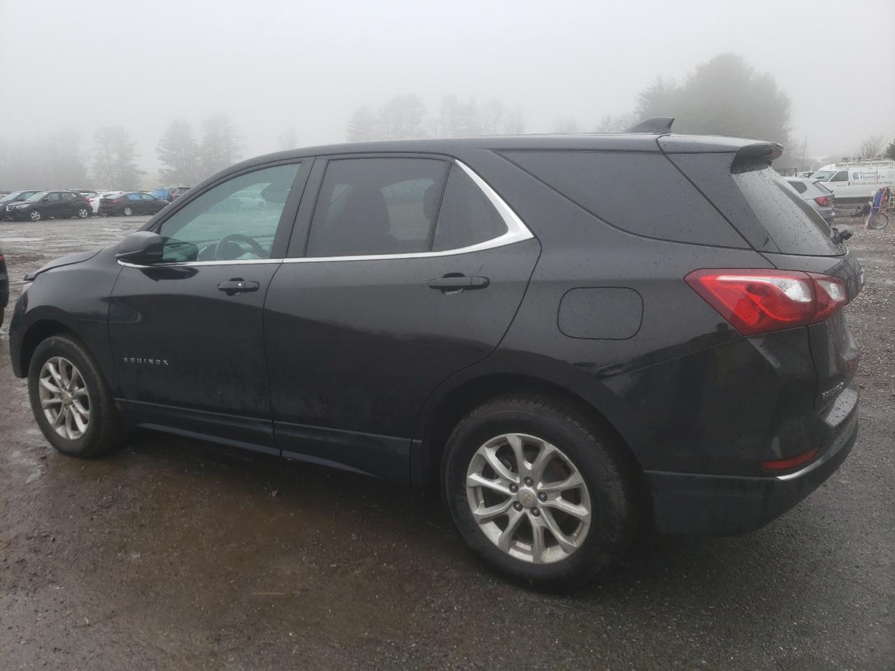 2021 CHEVROLET Equinox VIN 2GNAXUEV0M6142588 photo 2
