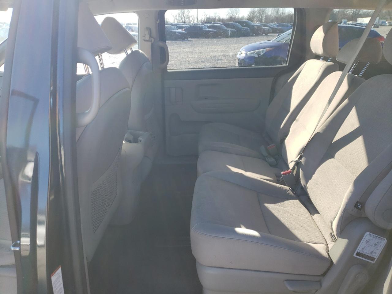2017 KIA Sedona lx VIN KNDMB5C15H6245320 photo 11