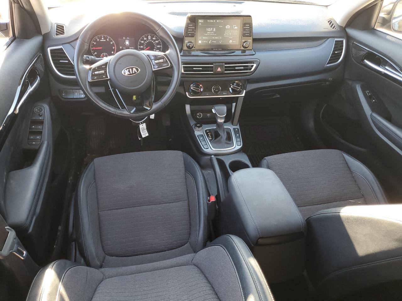 2021 KIA Seltos VIN KNDEUCAA1M7125203 photo 8