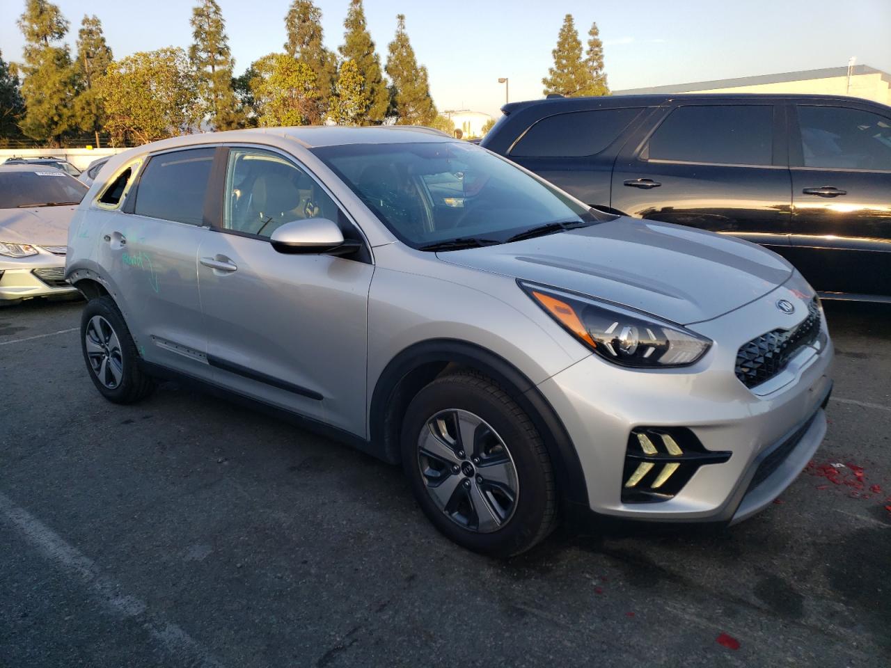 2020 KIA Niro VIN KNDCB3LCXL5436313 photo 4