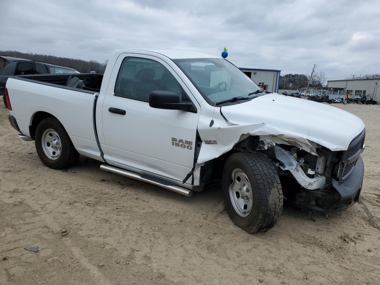 2018 RAM 1500 VIN 3C6JR7AT2JG265373 photo 4