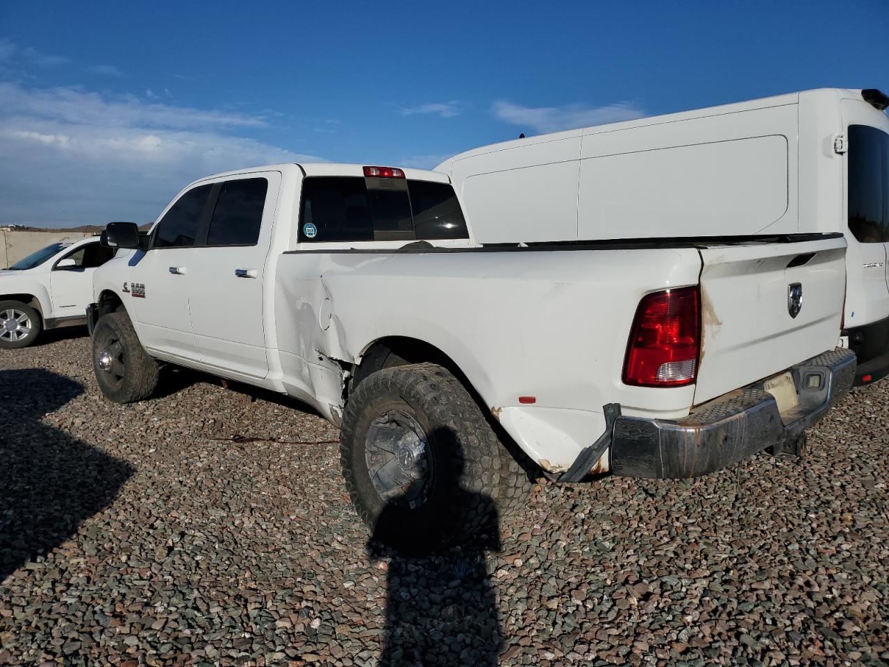 2014 RAM 3500 VIN 3C63RRHL7EG228058 photo 2