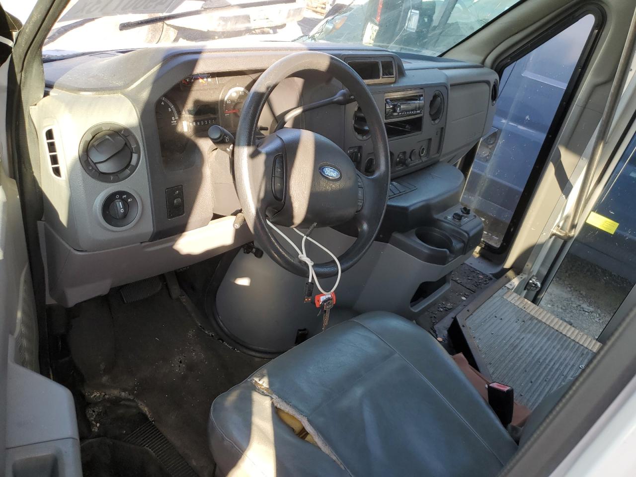 2012 FORD Econoline van VIN 1FDEE3FS8CDB18937 photo 8