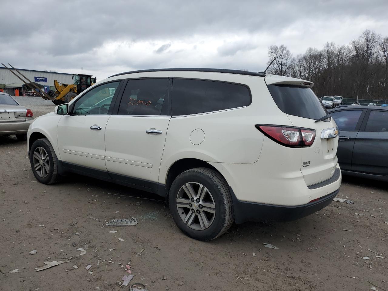 2015 CHEVROLET Traverse VIN 1GNKRHKD3FJ130362 photo 2