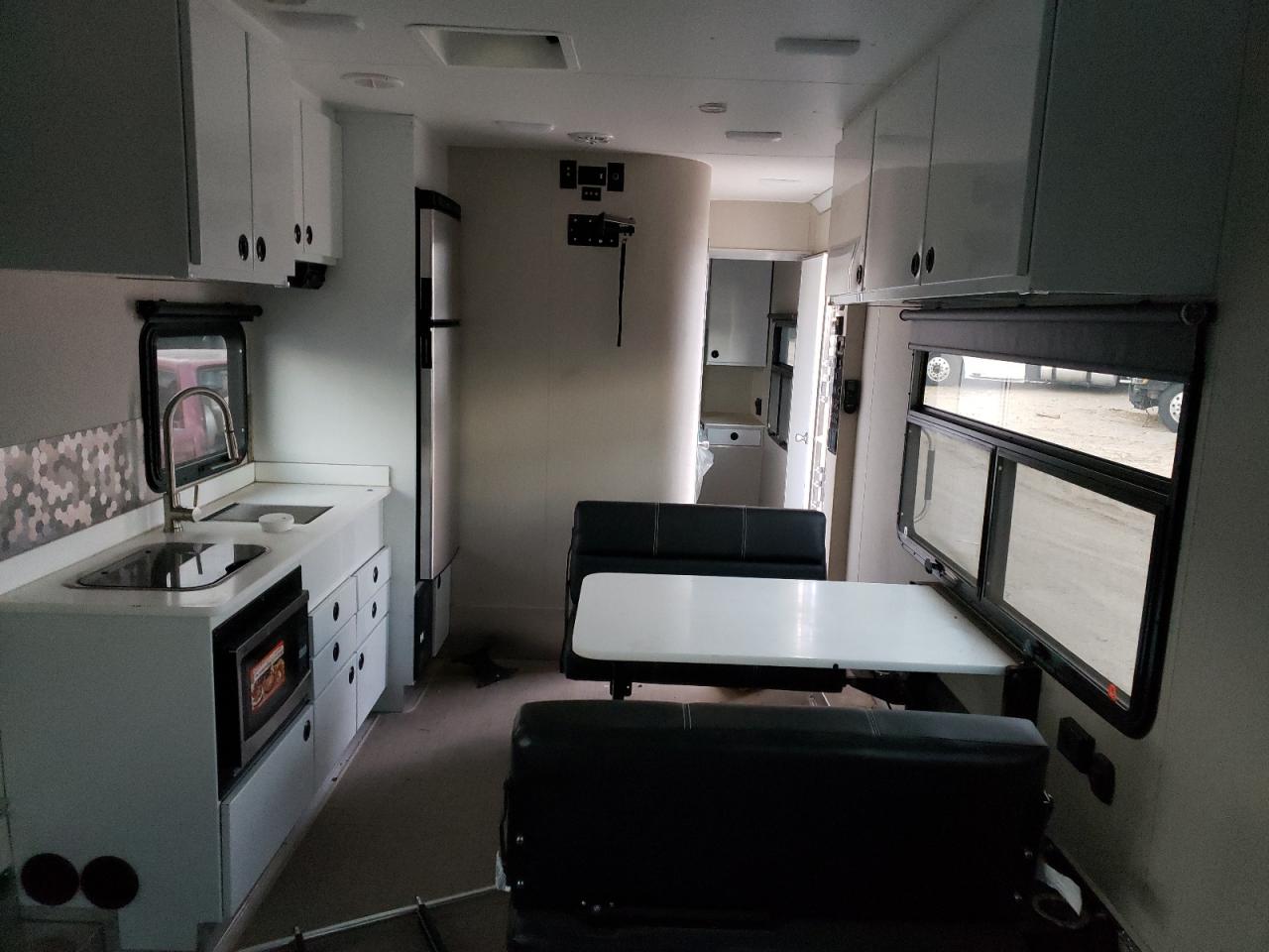 2021 'OTHER Toy hauler VIN 5JX1U2826NE227008 photo 5