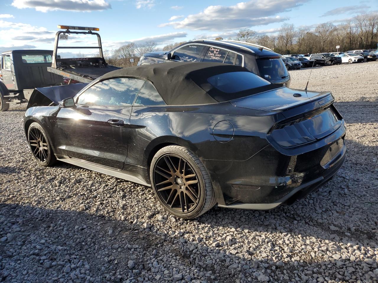 2018 Ford Mustang VIN 1FATP8UH8J5145448 photo 2