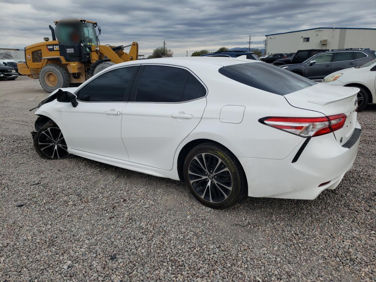 2020 TOYOTA Camry VIN 4T1G11AK9LU355937 photo 2