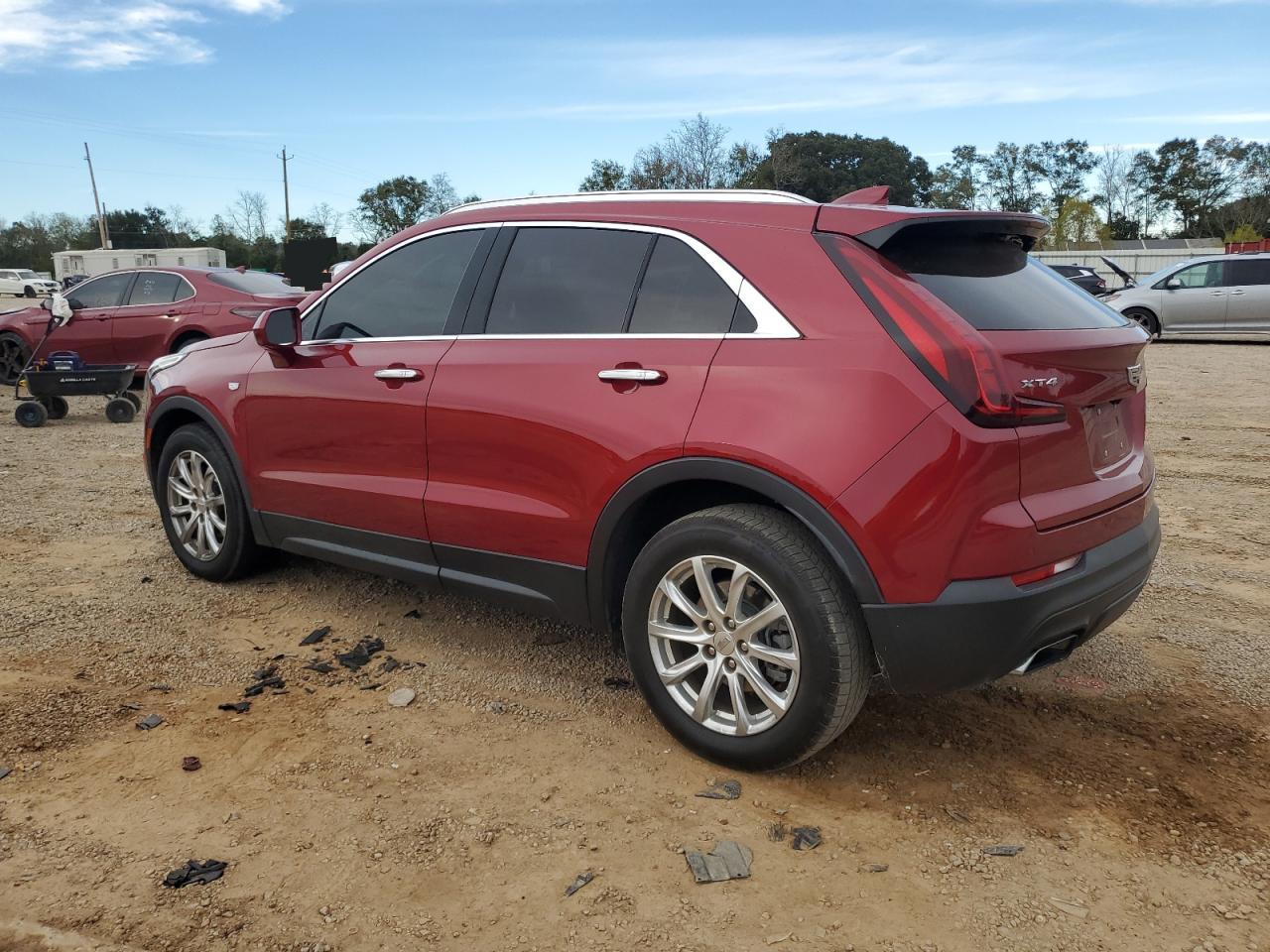 2019 Cadillac Xt4 VIN 1GYAZAR49KF142783 photo 2