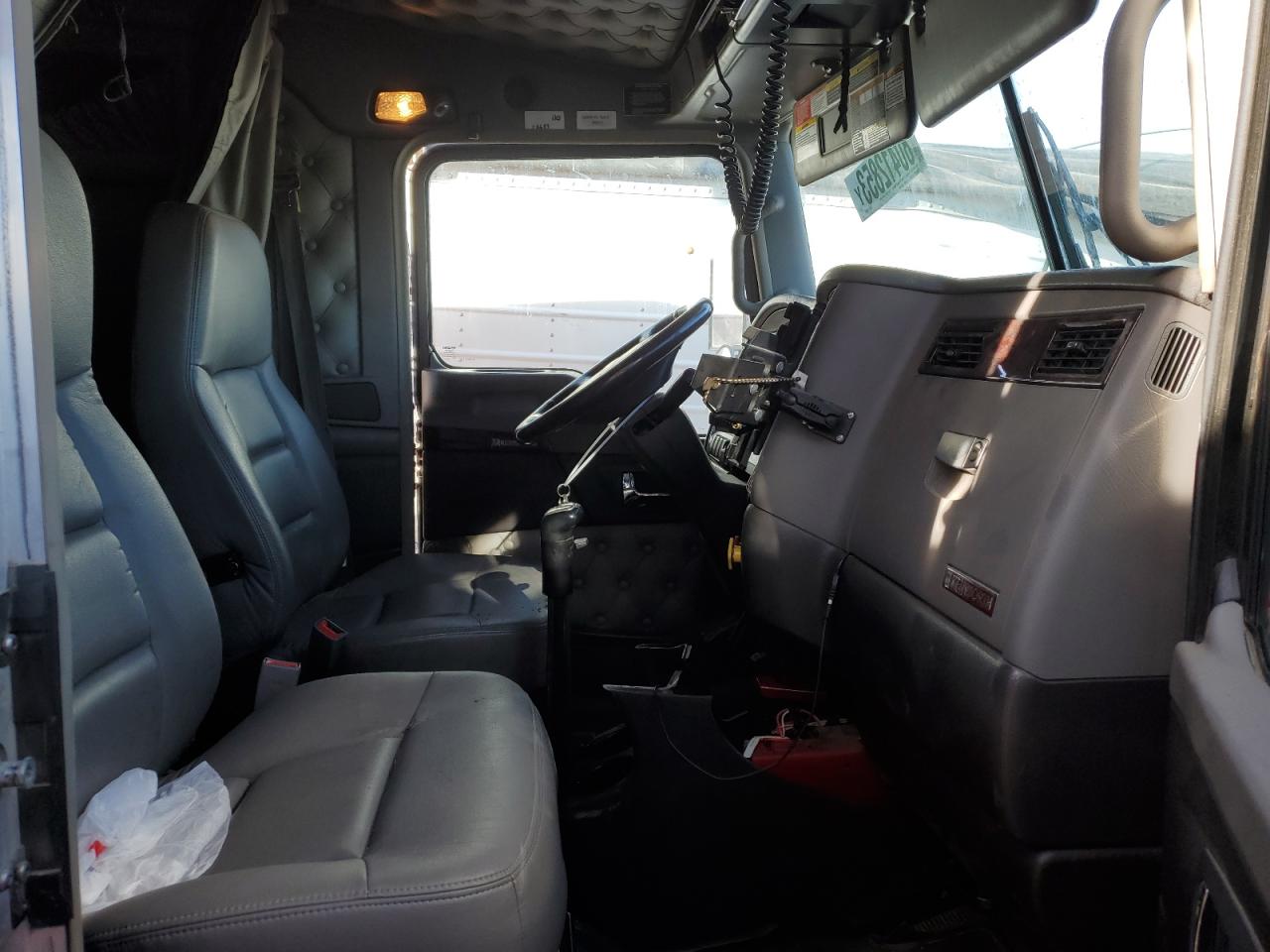 2021 KENWORTH All other VIN 1XKWP40X6MR461476 photo 5