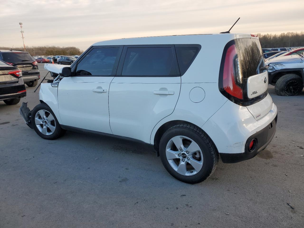 2018 KIA Soul VIN KNDJN2A23J7572187 photo 2