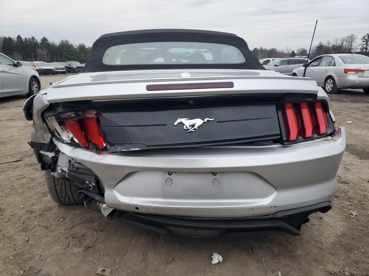 2018 FORD Mustang VIN 1FATP8UH8J5143134 photo 6
