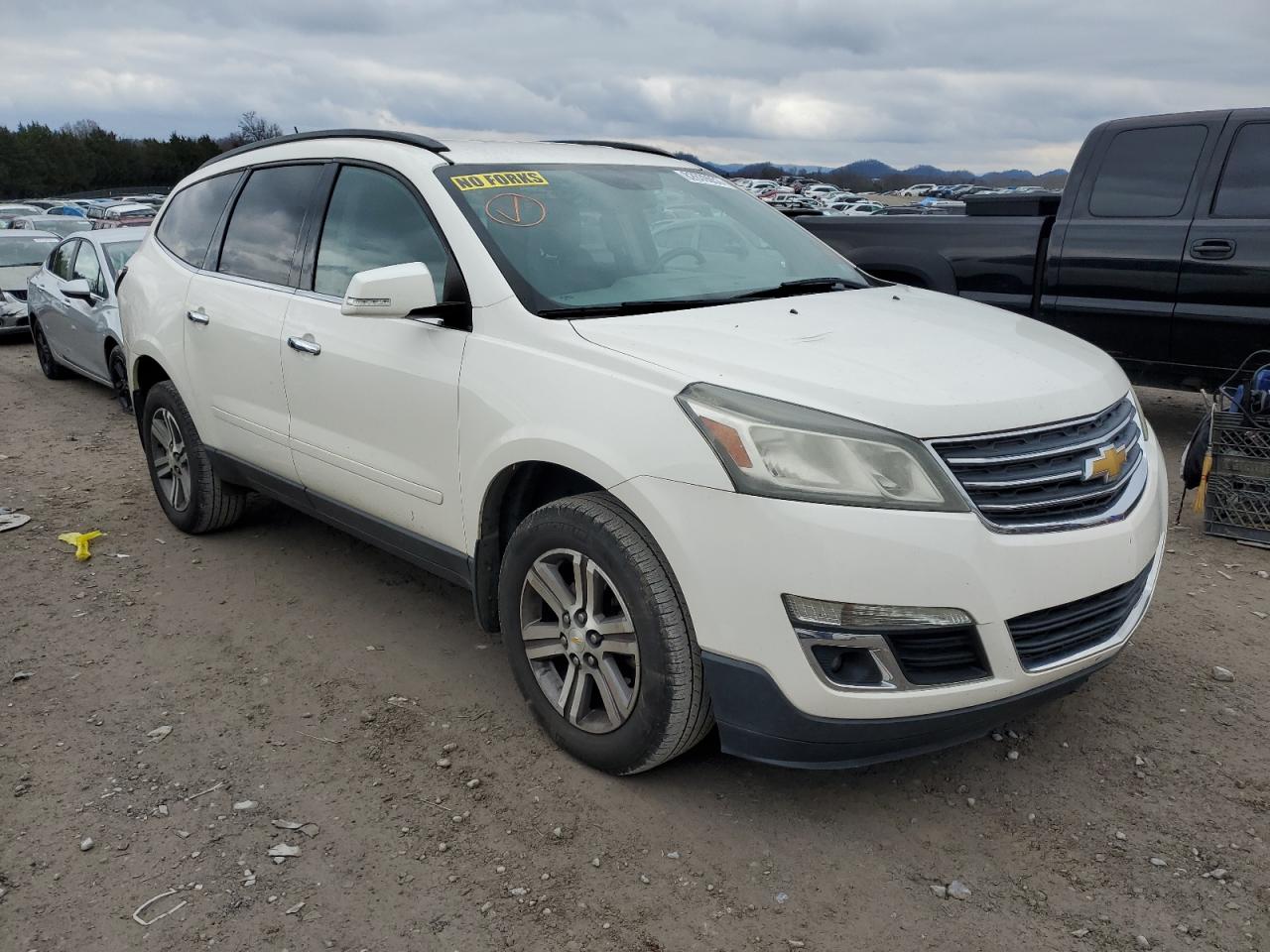2015 CHEVROLET Traverse VIN 1GNKRHKD3FJ130362 photo 4