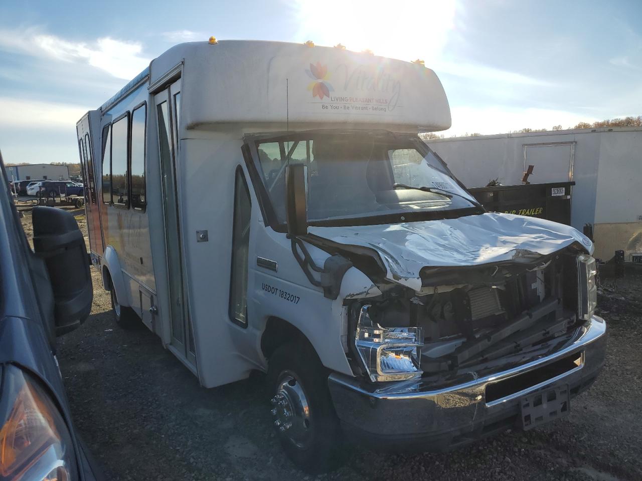 2012 FORD Econoline van VIN 1FDEE3FS8CDB18937 photo 4