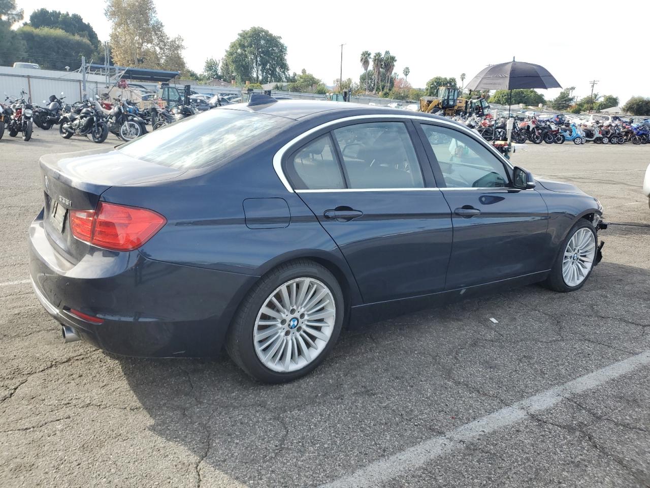 2014 BMW 3 series VIN WBA3A9C52EF479724 photo 3