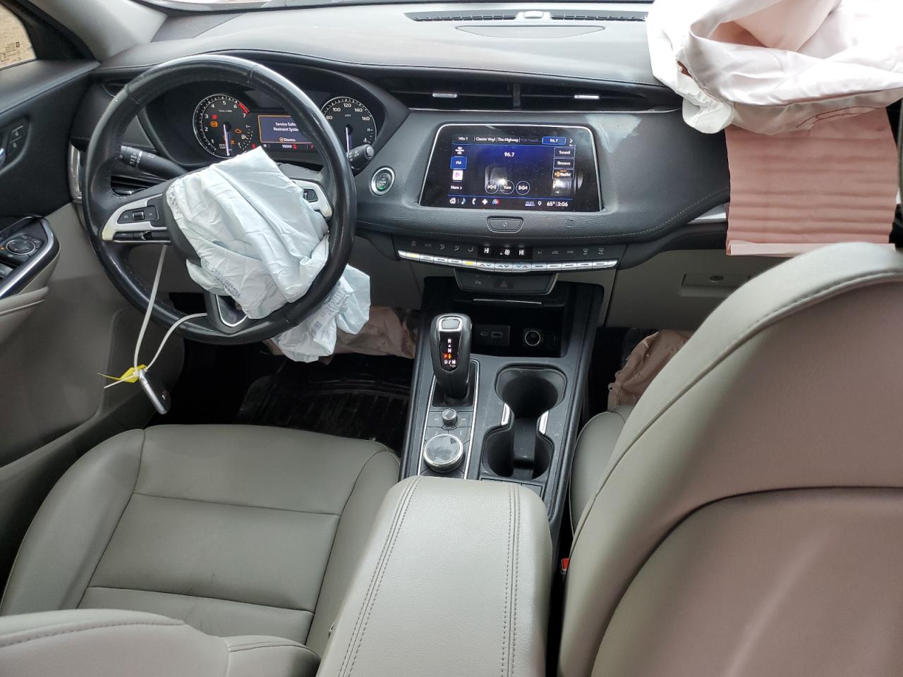 2019 Cadillac Xt4 VIN 1GYAZAR49KF142783 photo 8