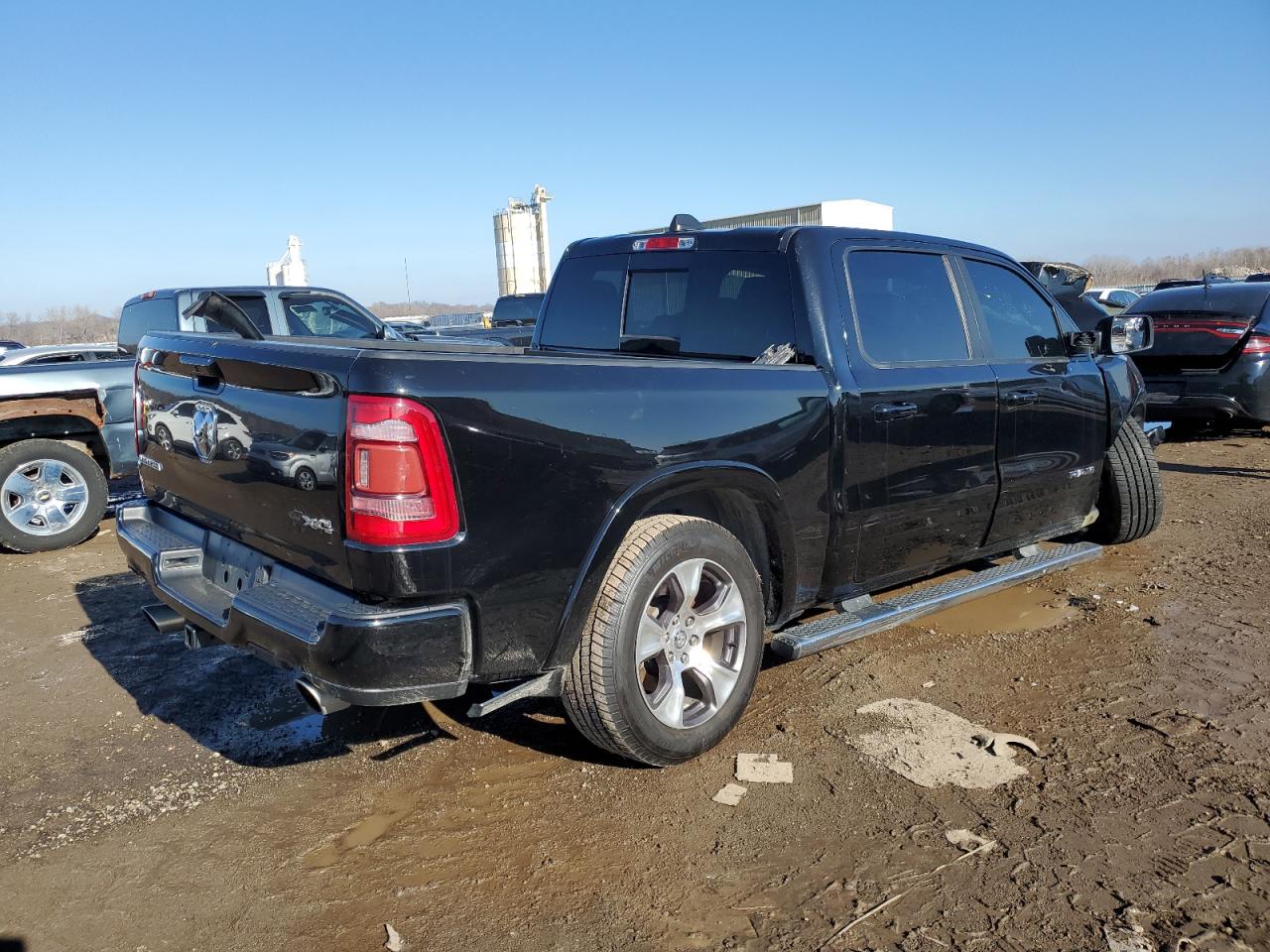 2019 RAM 1500 VIN 1C6SRFJT3KN580609 photo 3