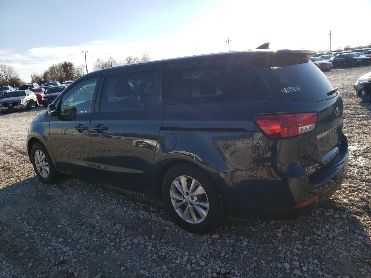 2017 KIA Sedona lx VIN KNDMB5C15H6245320 photo 2