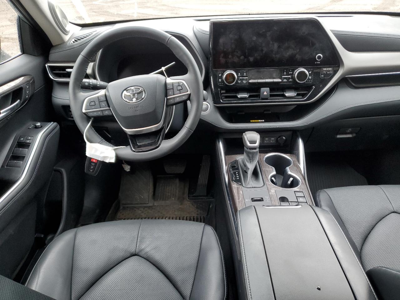 2023 TOYOTA Highlander VIN 5TDXBRCH2PS586089 photo 8