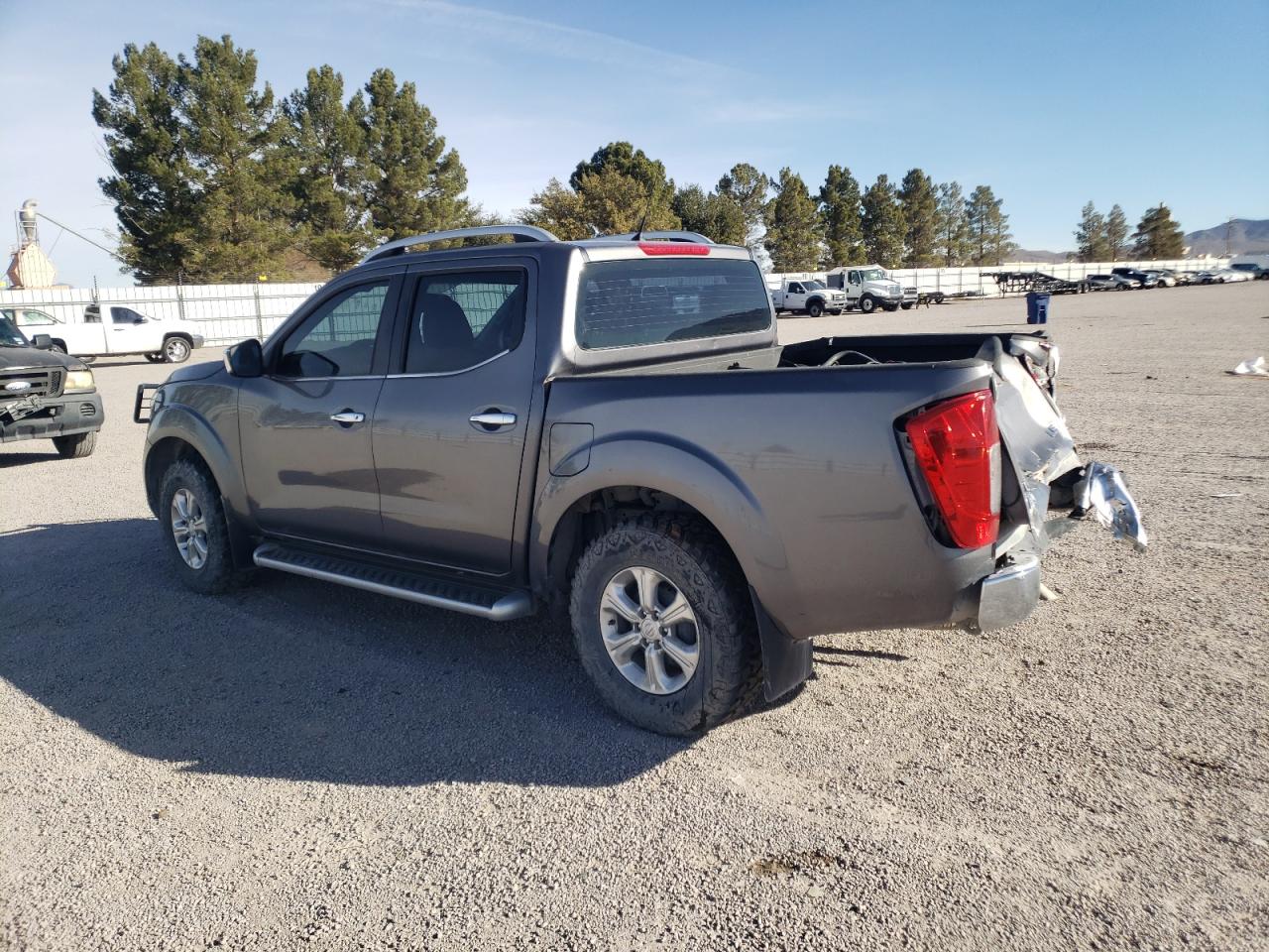 2019 Nissan Frontier VIN 3N6AD33A7KK855365 photo 2