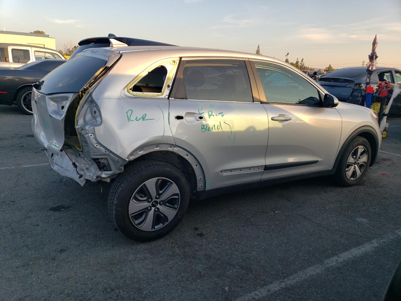 2020 KIA Niro VIN KNDCB3LCXL5436313 photo 3