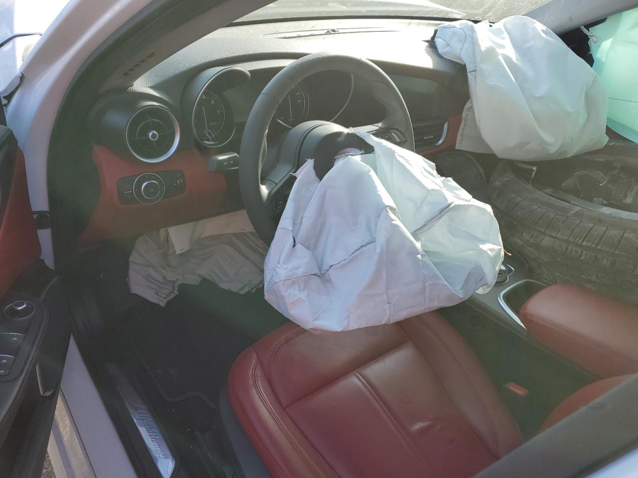 2021 ALFA Giulia VIN ZARFANBN6M7644716 photo 8