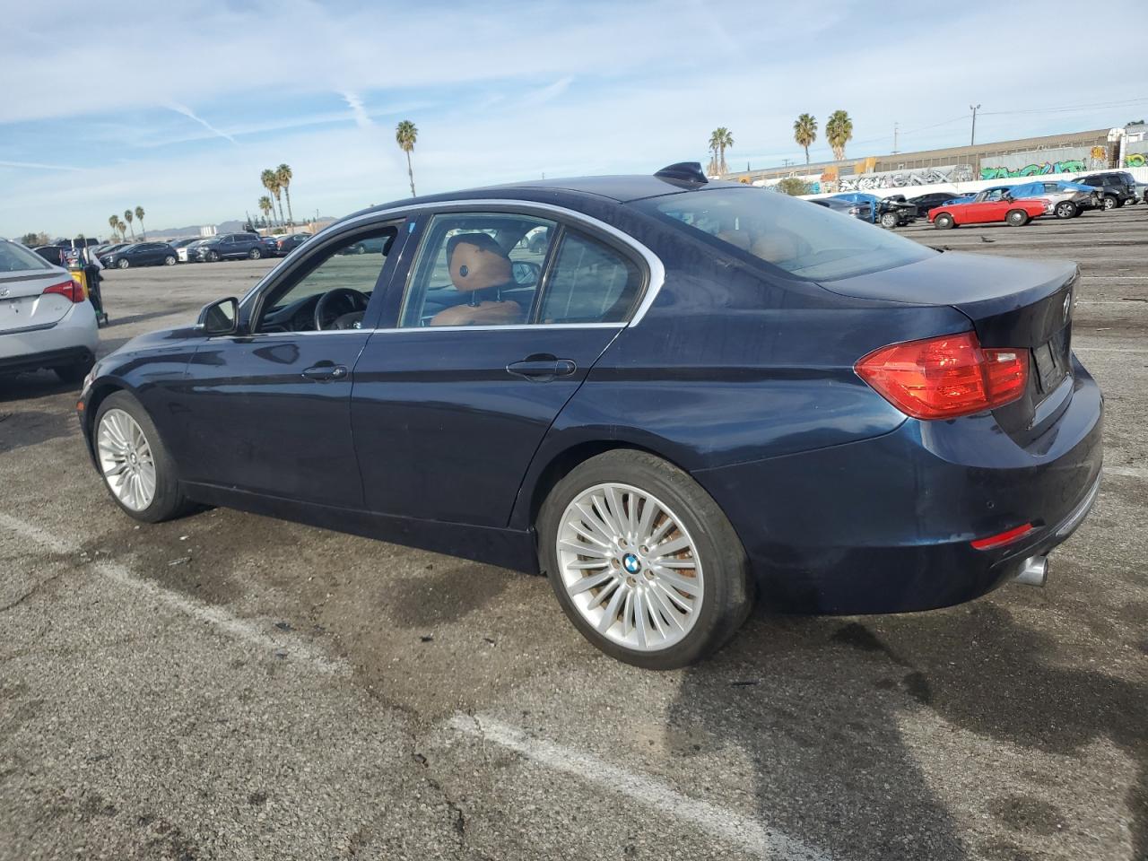 2014 BMW 3 series VIN WBA3A9C52EF479724 photo 2