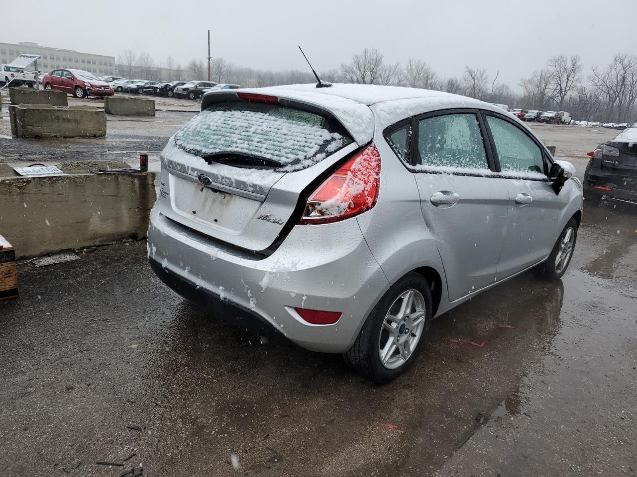 2019 Ford Fiesta VIN 3FADP4EJ7KM116887 photo 3